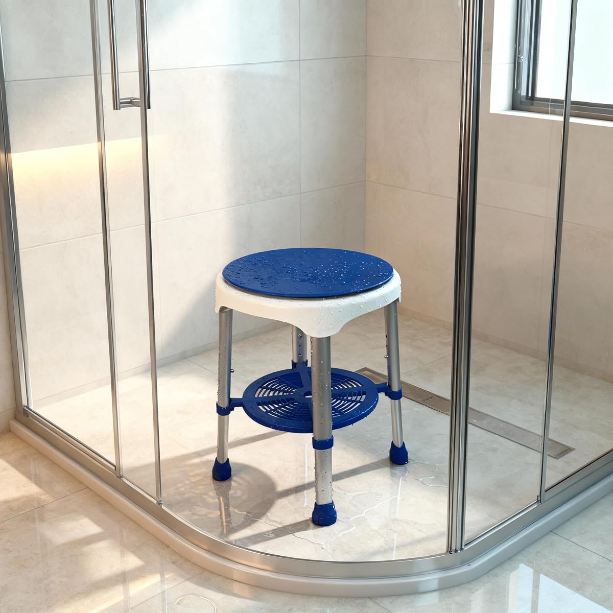 Sgabello doccia girevole Health Medical Fab dentro una cabina doccia